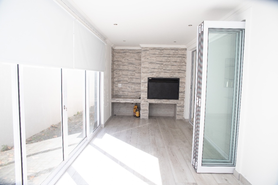 5 Bedroom Property for Sale in Beacon Bay Eastern Cape